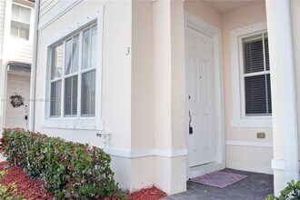 153 SE 28th Ave in Homestead, FL - Building Photo - Building Photo