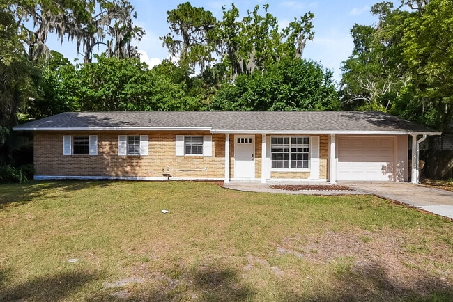 property at 923 N Grove St