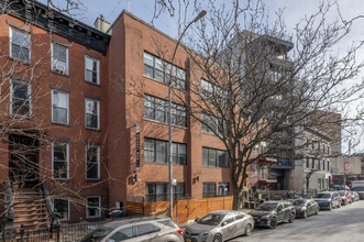 35 Claver Place in Brooklyn, NY - Building Photo - Building Photo