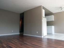 Lincoln Terrace in Calgary, AB - Building Photo - Interior Photo