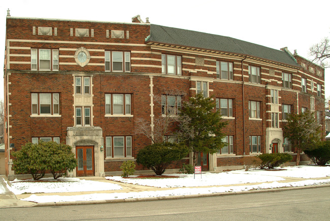 Edanola Apartments in Lakewood, OH - Building Photo - Building Photo