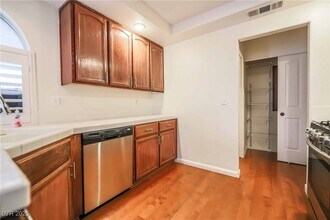 36 Lovelady Ct in Henderson, NV - Building Photo - Building Photo