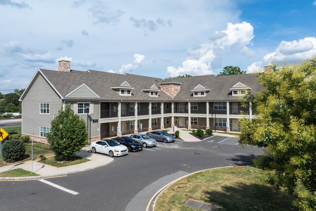 Freedom Village at Westampton in Westampton, NJ - Foto de edificio