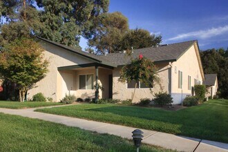 Burnap Gardens Apartments in Chico, CA - Foto de edificio - Building Photo