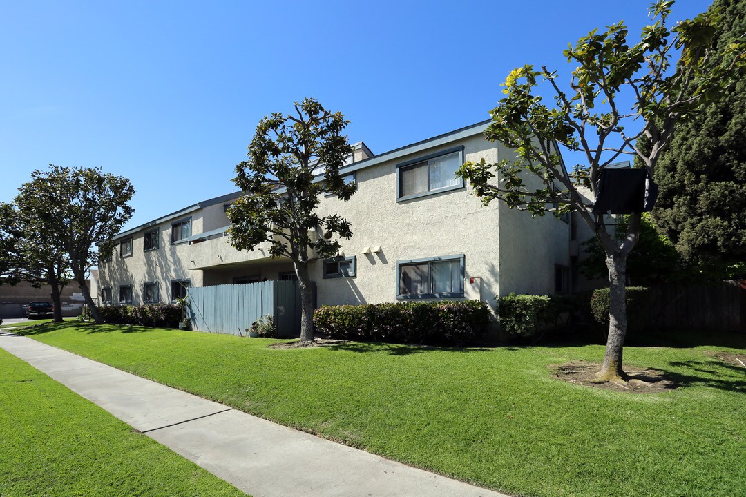 Monroe Garden in Garden Grove, CA - Building Photo