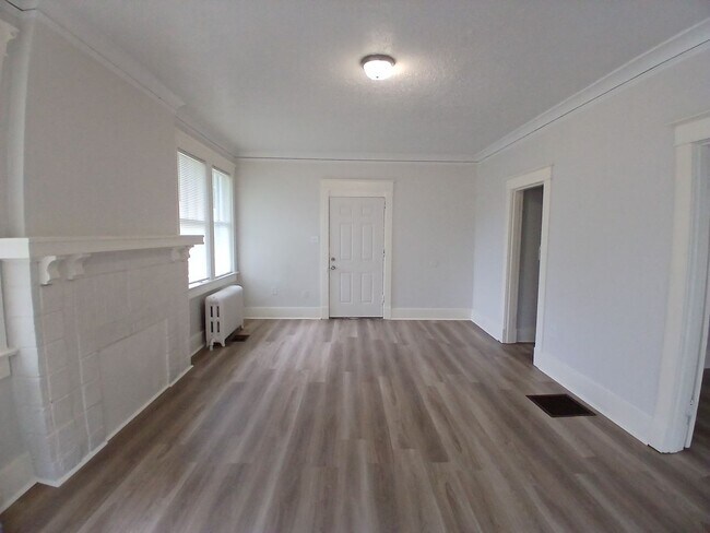 2092 E McLemore Ave in Memphis, TN - Building Photo - Building Photo