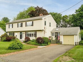 44 Williams Rd in Lexington, MA - Building Photo - Building Photo