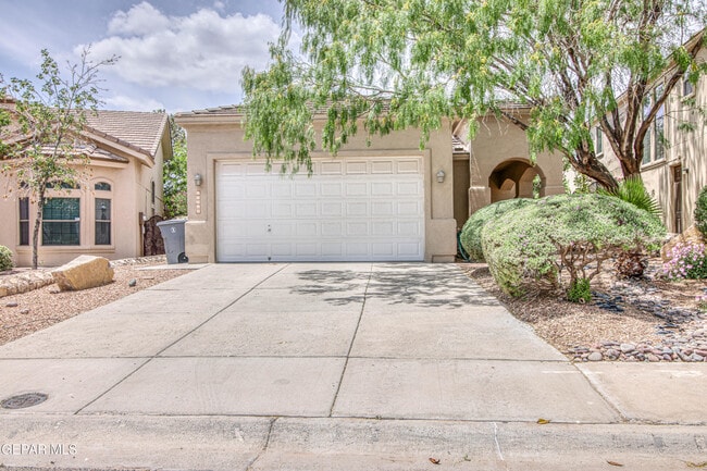 12217 Sitting Bull Dr in El Paso, TX - Building Photo - Building Photo
