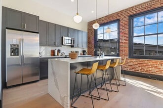 1148 S Peters St in New Orleans, LA - Building Photo - Building Photo