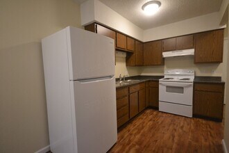 404 Hillcrest Dr in Windsor, MO - Building Photo - Building Photo