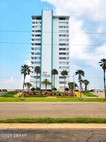 2800 N Atlantic Ave in Daytona Beach, FL - Building Photo