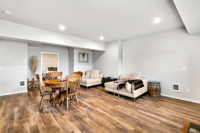 624 E 32nd St in Tacoma, WA - Foto de edificio - Building Photo