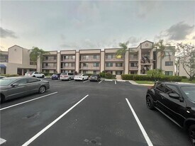 9783 N Belfort Cir in Tamarac, FL - Building Photo