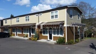 3217 Tarabochia St in Gig Harbor, WA - Building Photo