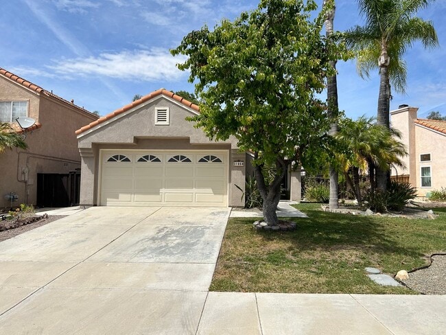 property at 31868 Vía Barraza