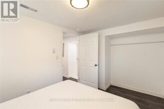 7 Purdy Crescent in Hamilton, ON - Building Photo - Building Photo