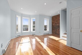 2 Woodbine St in Boston, MA - Foto de edificio - Building Photo