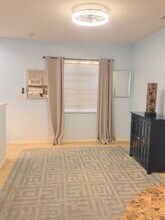 16131 Loneoak View Dr, Unit One-bedroom apartment in Lithia, FL - Building Photo - Building Photo