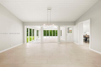 4380 Lake Rd in Miami, FL - Building Photo - Building Photo