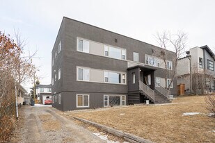 1634 18 Av NW in Calgary, AB - Building Photo