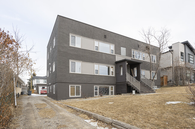 1634 18 Av NW in Calgary, AB - Building Photo - Primary Photo