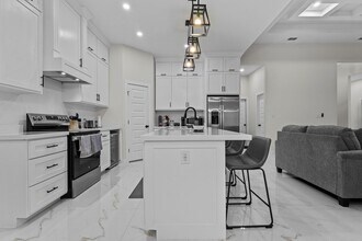 7425 Lake Havasu in Brownsville, TX - Building Photo - Building Photo