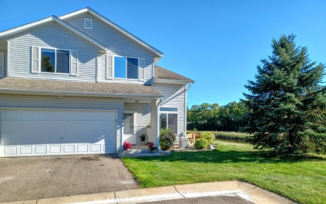 1950 Parkway Ave in Shakopee, MN - Building Photo - Building Photo