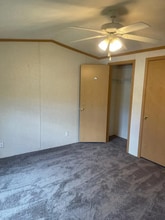 37 Hubbard Ave, Unit 10 in Riverhead, NY - Foto de edificio - Building Photo