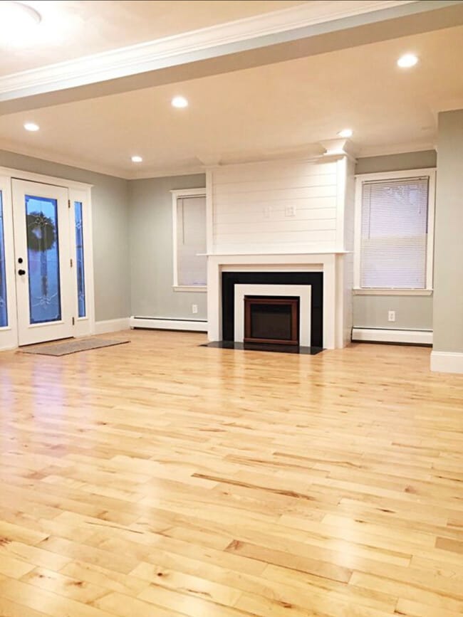 32 Pilgrim Ave in Coventry, RI - Foto de edificio - Building Photo