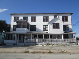 Lyndhurst Apartments