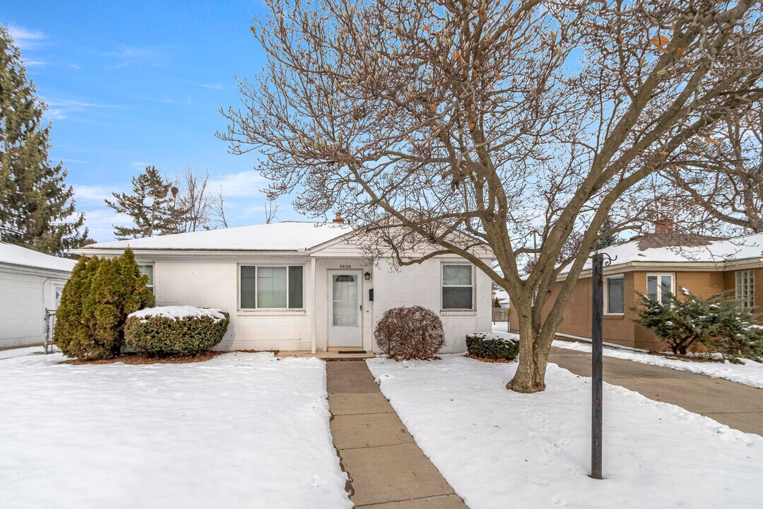 24126 Dartmouth St in Dearborn, MI - Building Photo