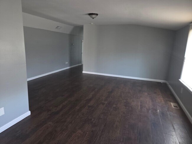 51 Redmond Ave in Bay Shore, NY - Building Photo - Building Photo