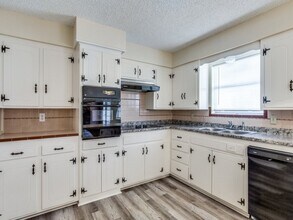 420 Vicki Pl in Hurst, TX - Building Photo - Building Photo