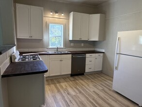 836 E 10th St in Ottawa, KS - Building Photo - Building Photo