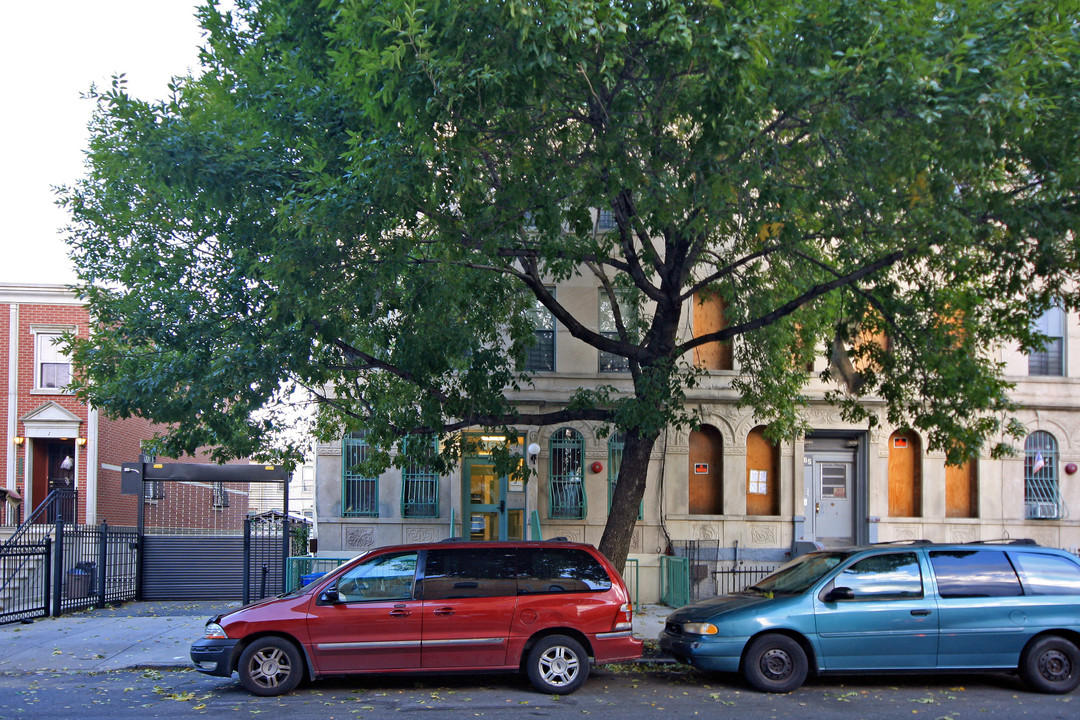 Cooper Street Cluster in Brooklyn, NY - Building Photo