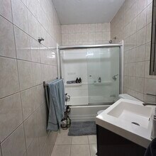 1616 Beacon St, Unit 2 in Brookline, MA - Building Photo - Building Photo