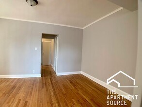 3814 W Thomas St, Unit 2 in Chicago, IL - Foto de edificio - Building Photo