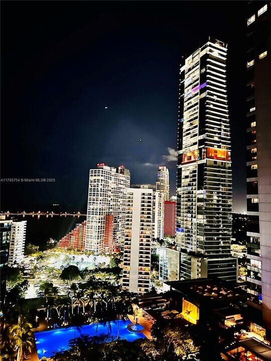 185 SE 14th Terrace in Miami, FL - Building Photo