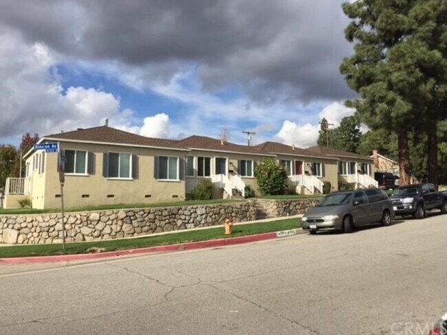 4107 Rincon Ave in Montrose, CA - Building Photo - Building Photo