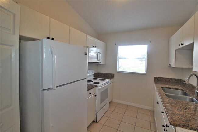 867 Ponder Ave in Sarasota, FL - Building Photo - Building Photo