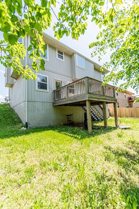1002 Sandusky Dr in Junction City, KS - Building Photo