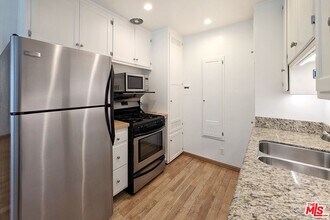 1037 Euclid St in Santa Monica, CA - Building Photo - Building Photo