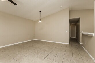 326 Daniels Pointe Dr in Winter Garden, FL - Foto de edificio - Building Photo