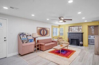 522 Sunnyside Ct in Newton, KS - Building Photo - Building Photo