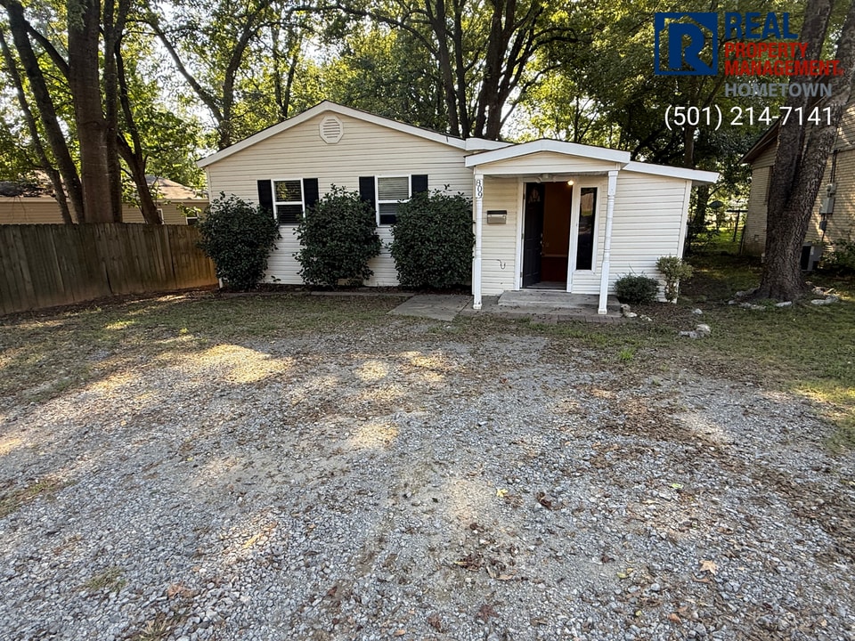 809 Banner St in Benton, AR - Foto de edificio