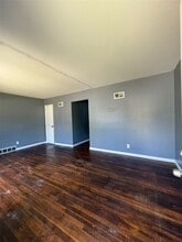 5944 Laura Ave in St. Louis, MO - Building Photo - Building Photo