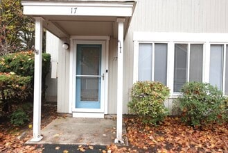 17 Pepperidge Ct in Simsbury, CT - Building Photo - Building Photo