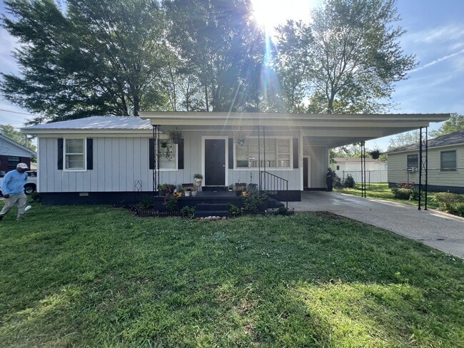 property at 1030 N Monroe Ave