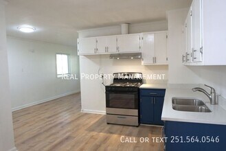 4060 Cresthaven Rd in Mobile, AL - Building Photo - Building Photo
