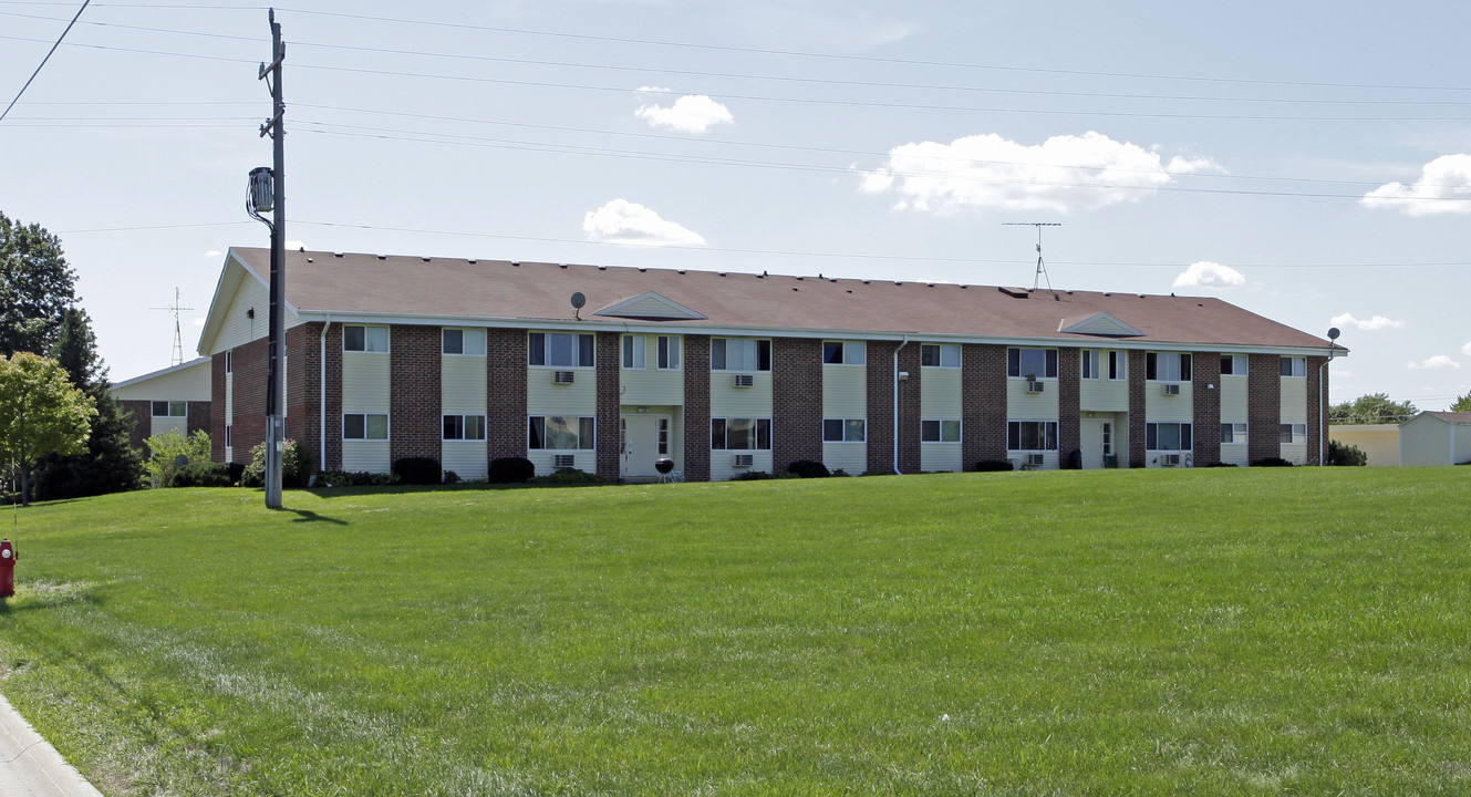 Pine Ridge Apartments in Watertown, WI - Building Photo